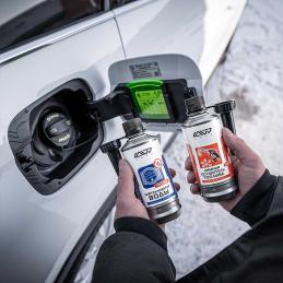 LAVR LN-2125 зимний осушитель топлива присадка в бензин или дизельное топливо на 4060л с насадкой